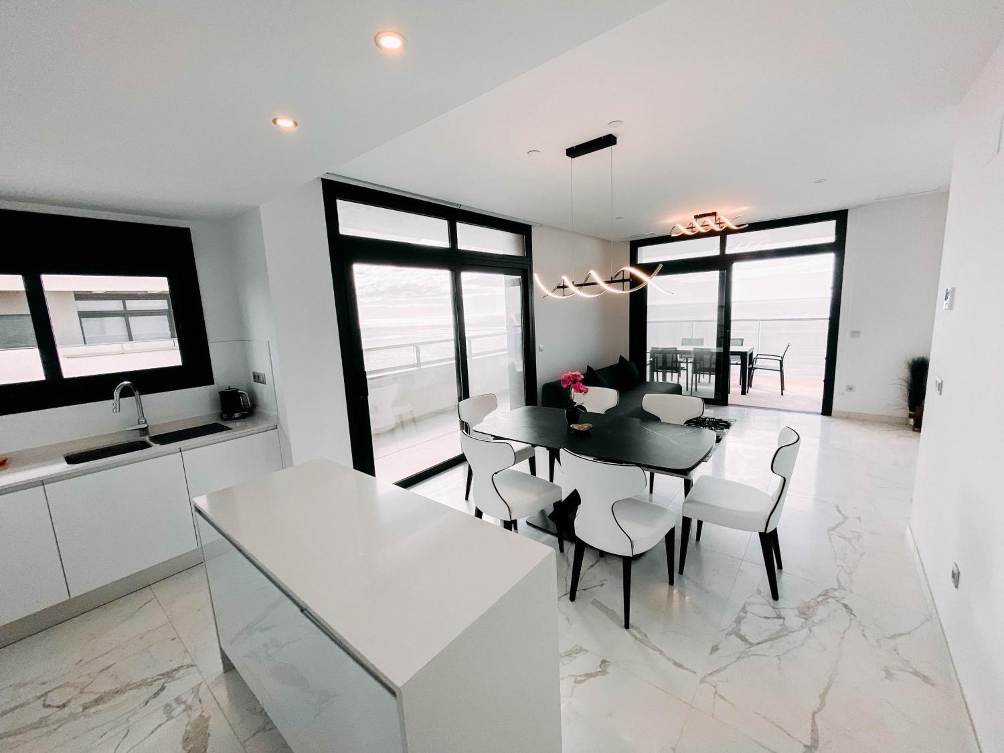 Sunset Cliffs - Vida De Luxury Apartment Benidorm
